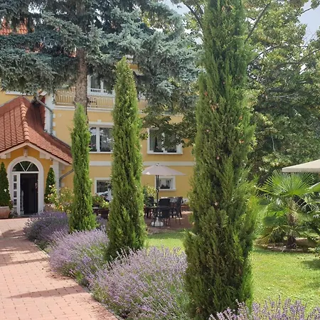 Eden Apartmanhaz 2 * Балатонфюред